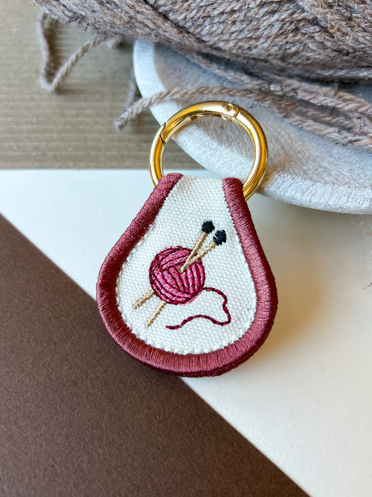 Knitting Needles Ball of Yarn Accessory | Patch Keychain, Bag Decoration, Boot Charm